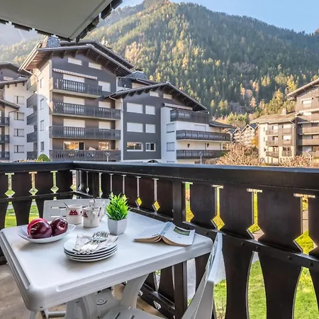 Near The Slopes Of Chamonix-mont-blanc - Balcony Apartamento