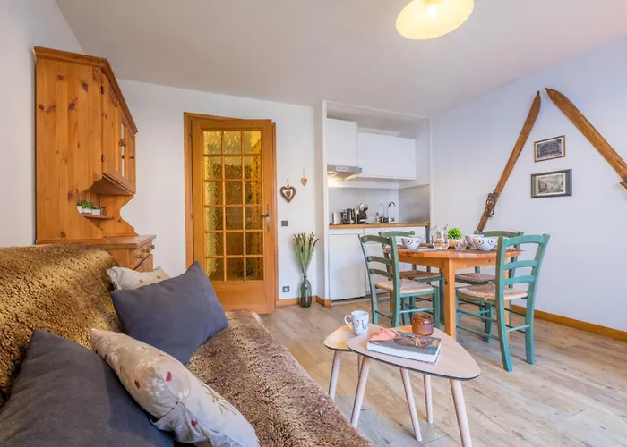 Apartment Near The Slopes Of Chamonix-mont-blanc - Balcony