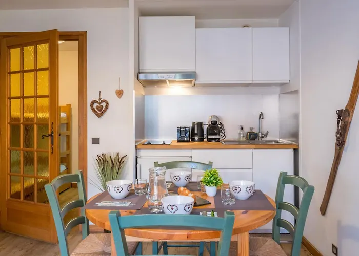 Apartment Near The Slopes Of Chamonix-mont-blanc - Balcony