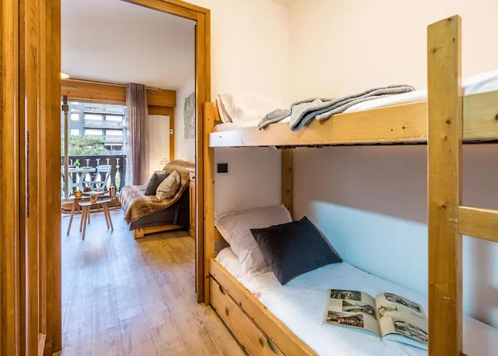 Near The Slopes Of Chamonix-mont-blanc - Balcony Apartment