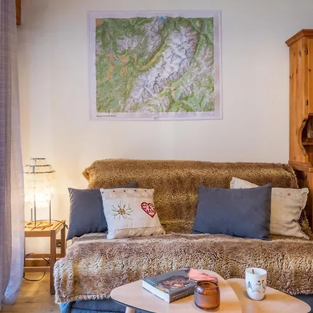 Near The Slopes Of Chamonix-mont-blanc - Balcony Appartement *